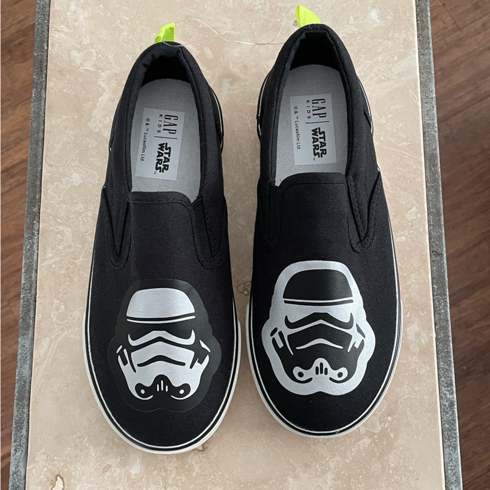 GAP Star Wars slip on sneaker